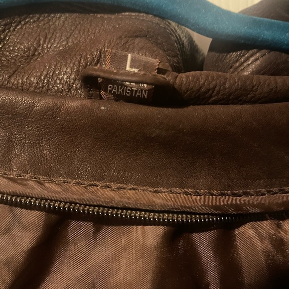 Wilson’s Brown Leather jacket Adventure Bound - Picture 6 of 6